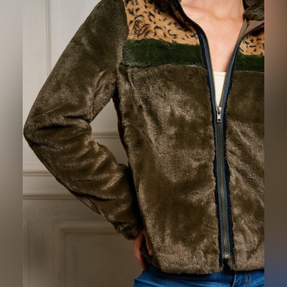 NWOT Mystree Women’s Long Sleeve Faux Fur Animal Print Jacket - Picture 9 of 11